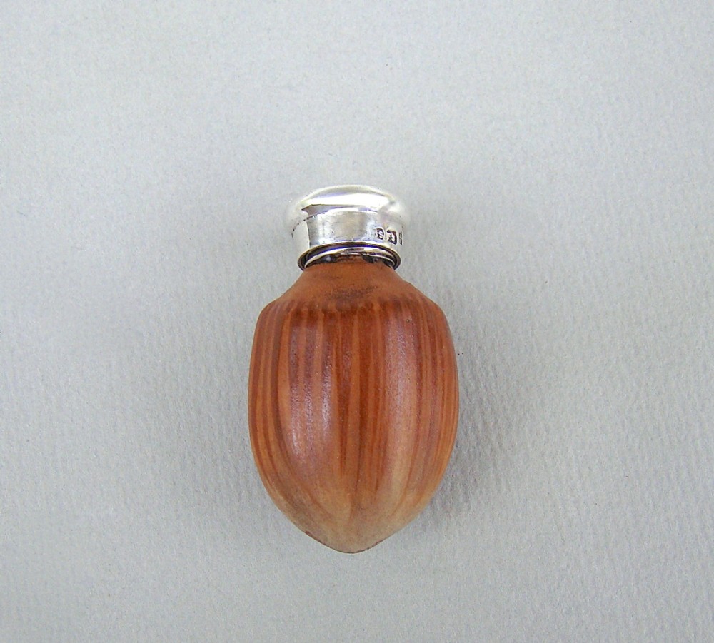 VICTORIAN SILVER MOUNTED MACINTYRE HAZELNUT SCENT BOTTLE BY SAUNDERS & SHEPHERD, BIRMINGHAM 1889