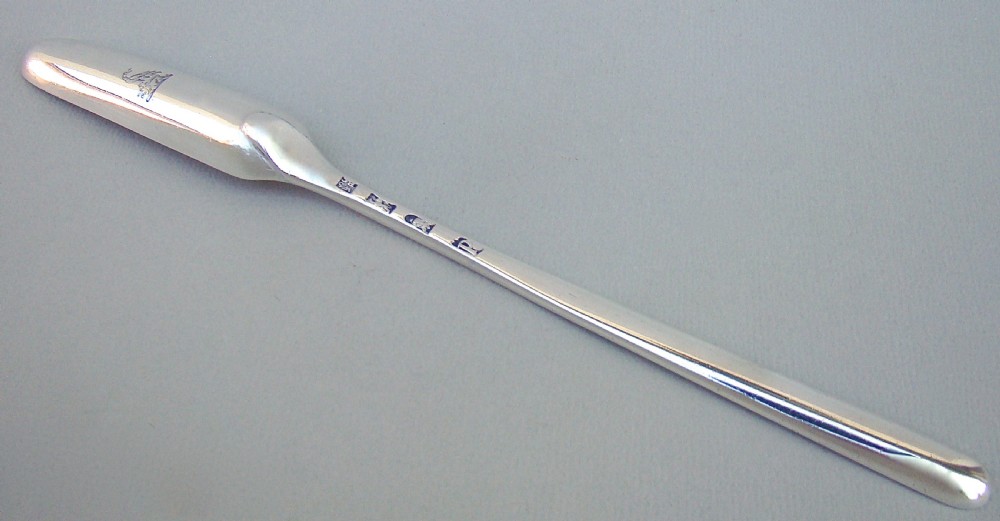 GEORGIAN STERLING SILVER CRESTED ARMORIAL MARROW SCOOP BY WILLIAM SUMNER & RICHARD CROSSLEY, LONDON 1779  View II