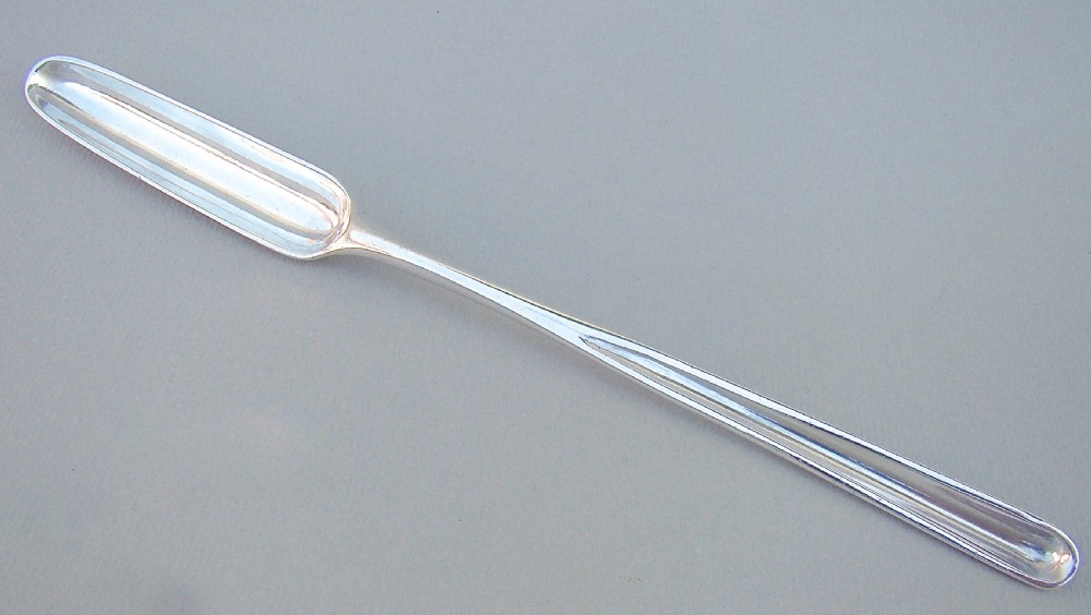 GEORGIAN STERLING SILVER CRESTED ARMORIAL MARROW SCOOP BY WILLIAM SUMNER & RICHARD CROSSLEY, LONDON 1779 