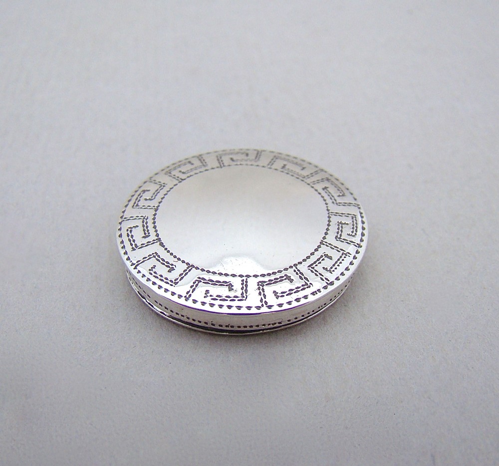 GEORGIAN SILVER PATCH BOX BY COCKS & BETTRIDGE, BIRMINGHAM CIRCA 1800