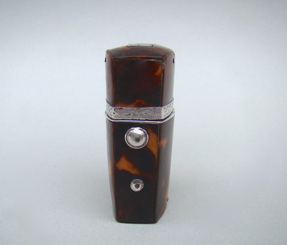 GEORGIAN SILVER MOUNTED TORTOISESHELL SCENT BOTTLE ETUI, CIRCA 1780 View VIII