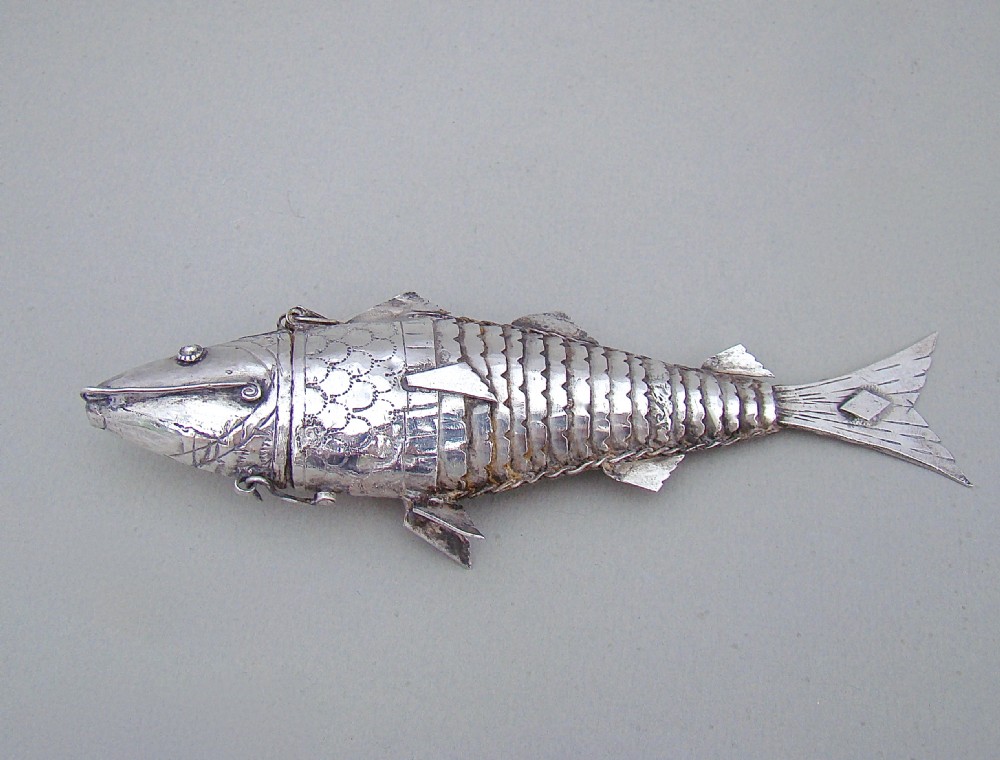 VICTORIAN STERLING SILVER ARTICULATED FISH SPICE BOX, CIRCA 1880 View II