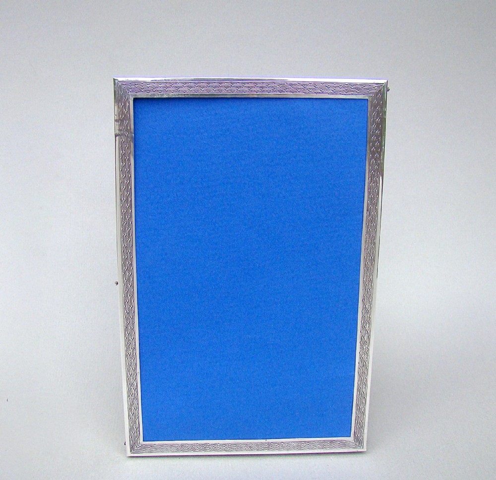 ART DECO SOLID SILVER PHOTO FRAME BY SANDERS & MACKENZIE, BIRMINGHAM, 1929