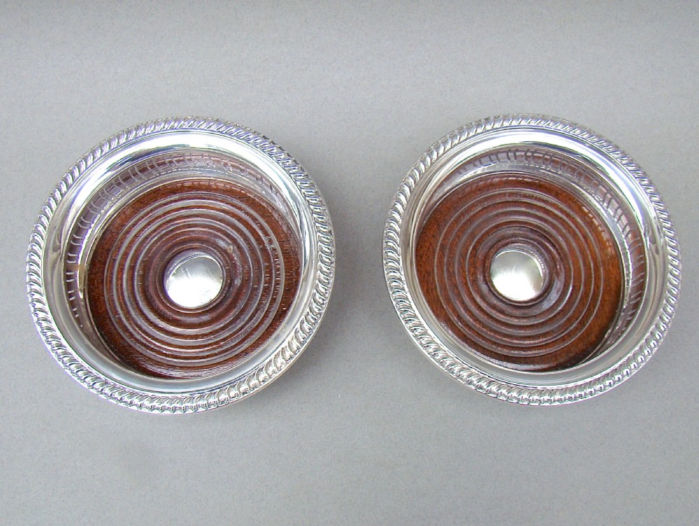 SUPERB PAIR OF MID 20TH CENTURY SOLID SILVER WINE COASTERS BY MAPPIN & WEBB, BIRMINGHAM 1968.
 View IV