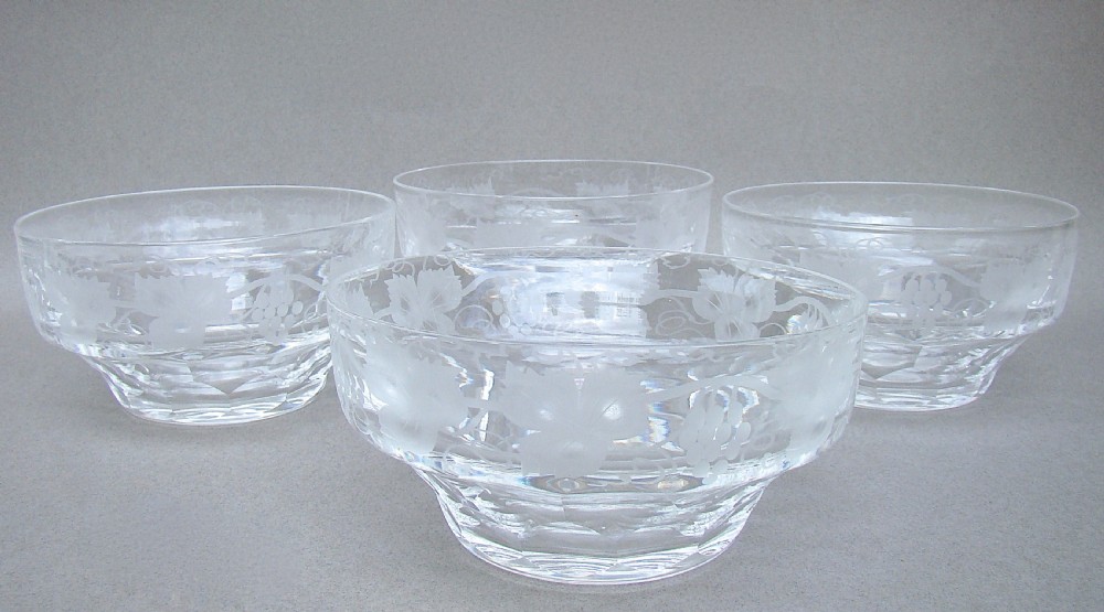 SET OF FOUR EDWARDIAN ETCHED GLASS BOWLS, CIRCA 1910