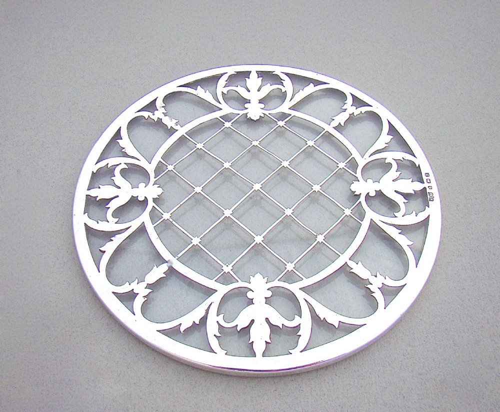 SILVER MOUNTED GLASS TEAPOT STAND BY MAPPIN & WEBB, BIRMINGHAM 1929

