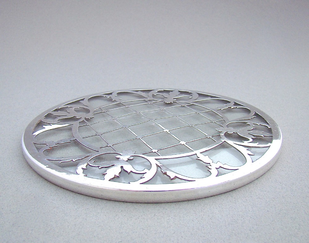 SILVER MOUNTED GLASS TEAPOT STAND BY MAPPIN & WEBB, BIRMINGHAM 1929
 View IV