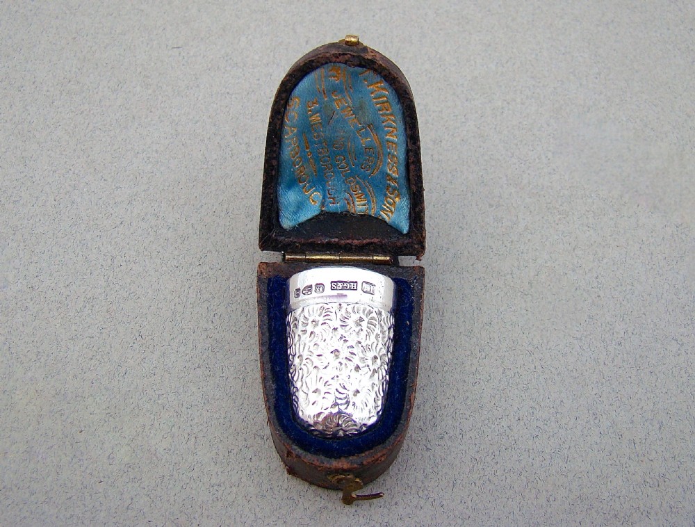 CASED VICTORIAN SILVER THIMBLE BY HENRY GRIFFITH & SONS LTD, CHESTER 1894 View II