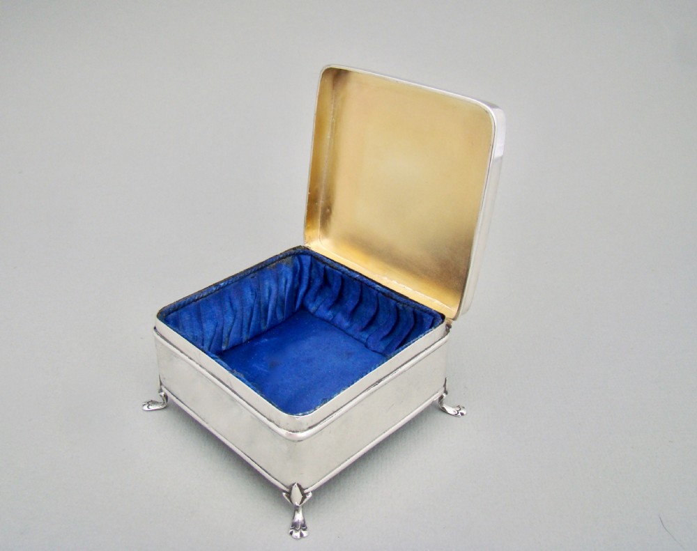 ART DECO SOLID SILVER JEWELLERY BOX BY JAMES DEAKIN & SONS, CHESTER 1920 View IV