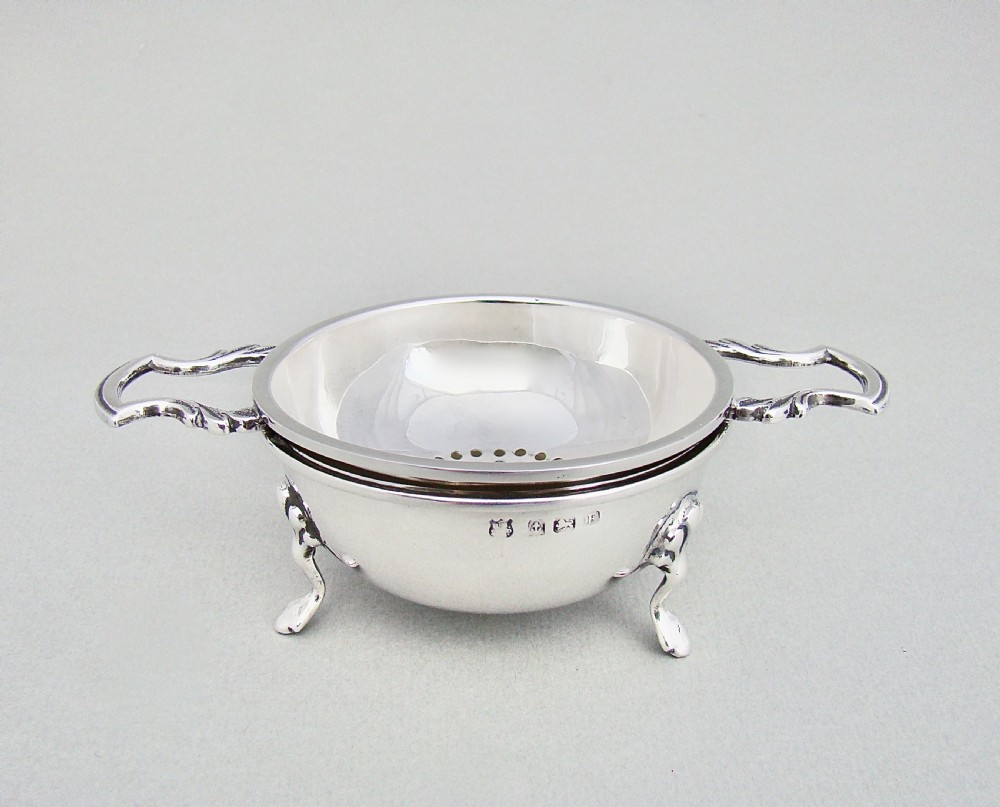 GEORGE V SILVER TEA STRAINER & STAND BY THE BARKER BROTHERS, BIRMINGHAM 1929 View II