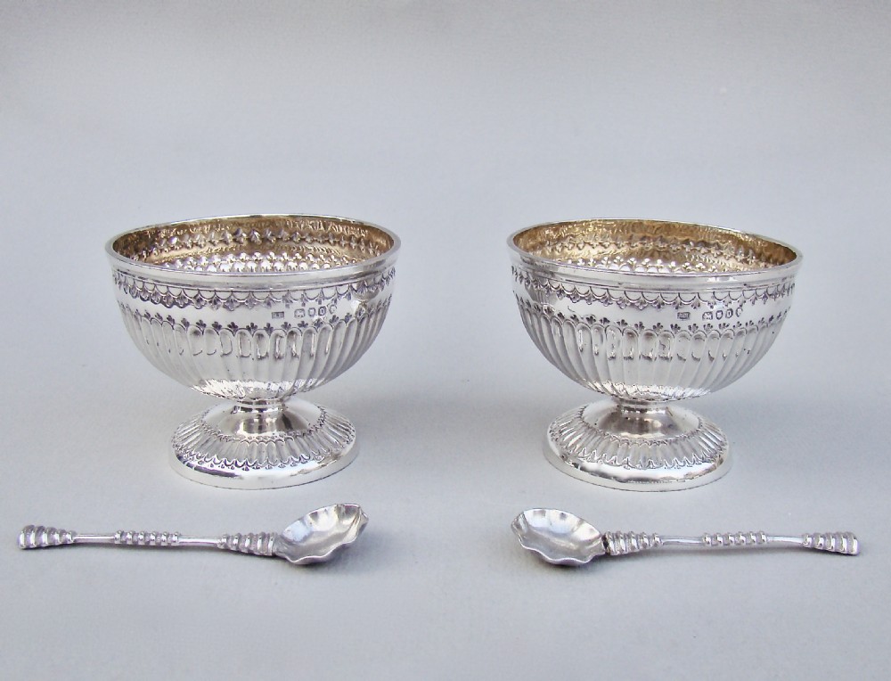 PAIR OF VICTORIAN SOLID SILVER SALTS BY ROBERT HENNELL, LONDON 1869 View IV