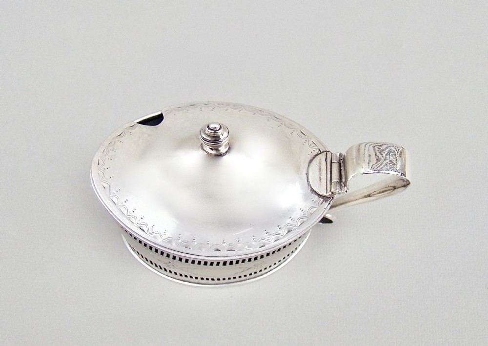 RARE GEORGIAN SCOTTISH SILVER MUSTARD POT BY MATTHEW CRAW, EDINBURGH 1791 View III