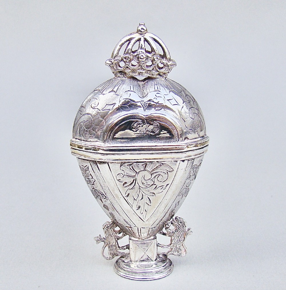 18TH C. SCANDINAVIAN SILVER HEART-SHAPED HOVEDVANDSÆG / VINAIGRETTE / LOVE TOKEN, CIRCA 1780
