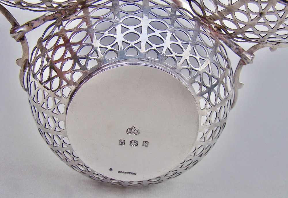 FABULOUS EDWARDIAN SILVER TRIPLE SWEETMEAT DISH BY ELKINGTON & CO, BIRMINGHAM 1906 View VII