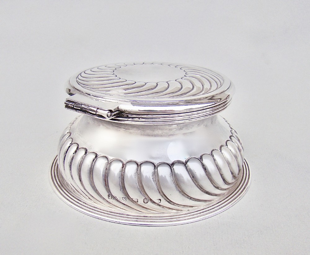 STUNNING VICTORIAN SILVER INKWELL BY JOHN GRINSELL & SONS, BIRMINGHAM 1891 View II