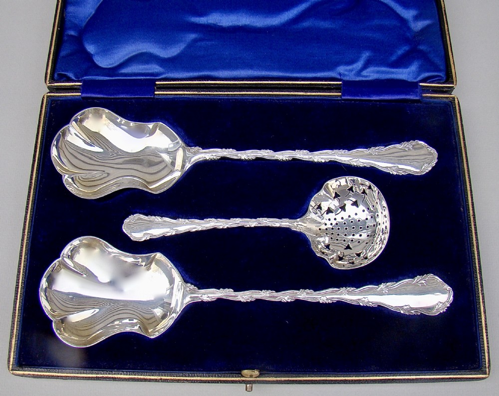 CASED VICTORIAN  SILVER PLATED FRUIT SERVING SET BY LEE & WIGFUL, SHEFFIELD CIRCA 1900