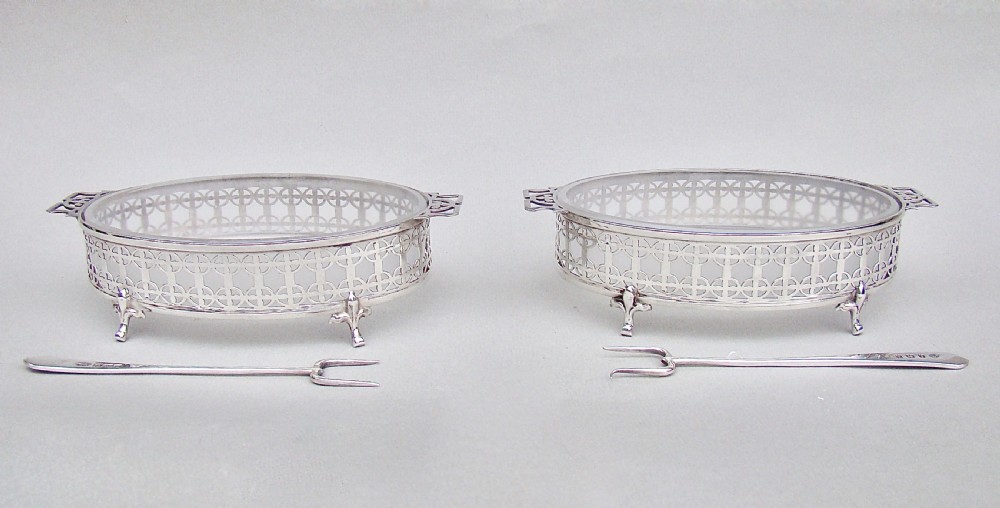CASED PAIR OF ART DECO SILVER BUTTER DISHES BY THE ADIE BROTHERS, BIRMINGHAM 1927 View V