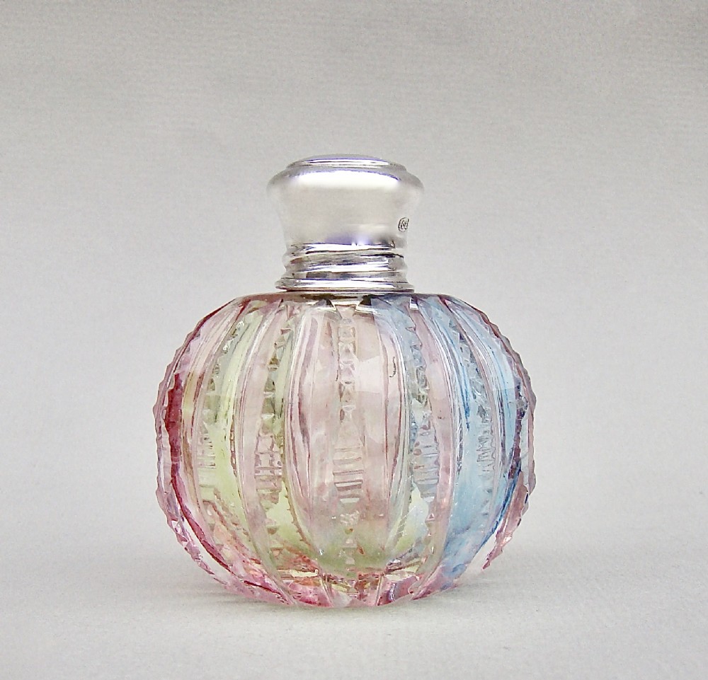 UNUSUAL SILVER MOUNTED SLICED-CUT RAINBOW GLASS SCENT BOTTLE, BIRMINGHAM 1922