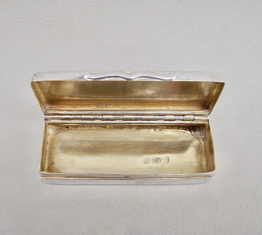 RARE WILLIAM IV SILVER SNUFF BOX WITH AGATE CABOCHON BY EDWARD SMITH, BIRMINGHAM 1833 View III