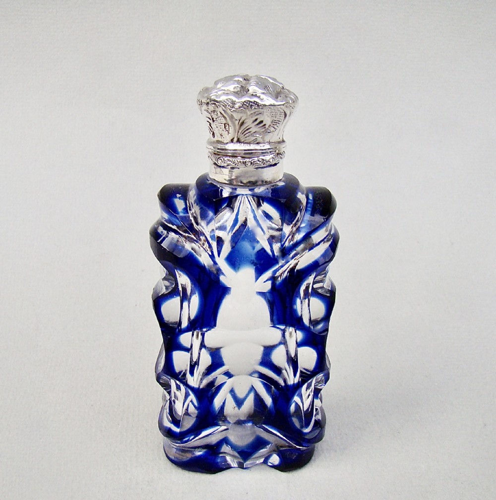 VICTORIAN SILVER AND BOHEMIAN OVERLAY BRISTOL BLUE GLASS SCENT BOTTLE, CIRCA 1890
