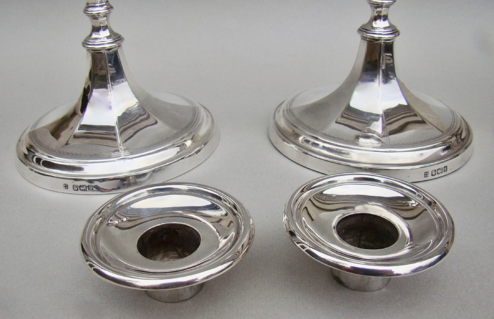 ELEGANT PAIR OF EDWARDIAN STERLING SILVER COLUMN CANDLESTICKS BY FORDHAM & FAULKNER, SHEFFIELD 1910 View V