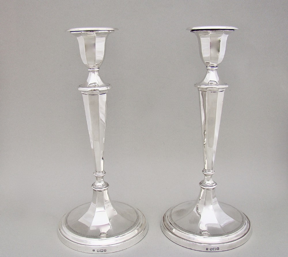 ELEGANT PAIR OF EDWARDIAN STERLING SILVER COLUMN CANDLESTICKS BY FORDHAM & FAULKNER, SHEFFIELD 1910 View VIII