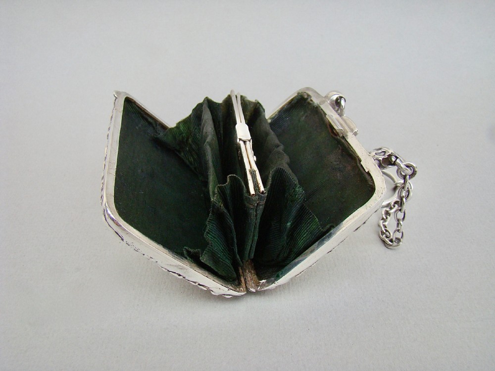 EDWARDIAN SILVER EVENING PURSE BY HENRY MATTHEWS, BIRMINGHAM 1903 View III