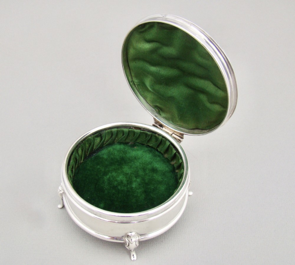 EXQUISITE GEORGE V SILVER JEWELLERY BOX BY HENRY MATTHEWS, BIRMINGHAM 1922 View VI