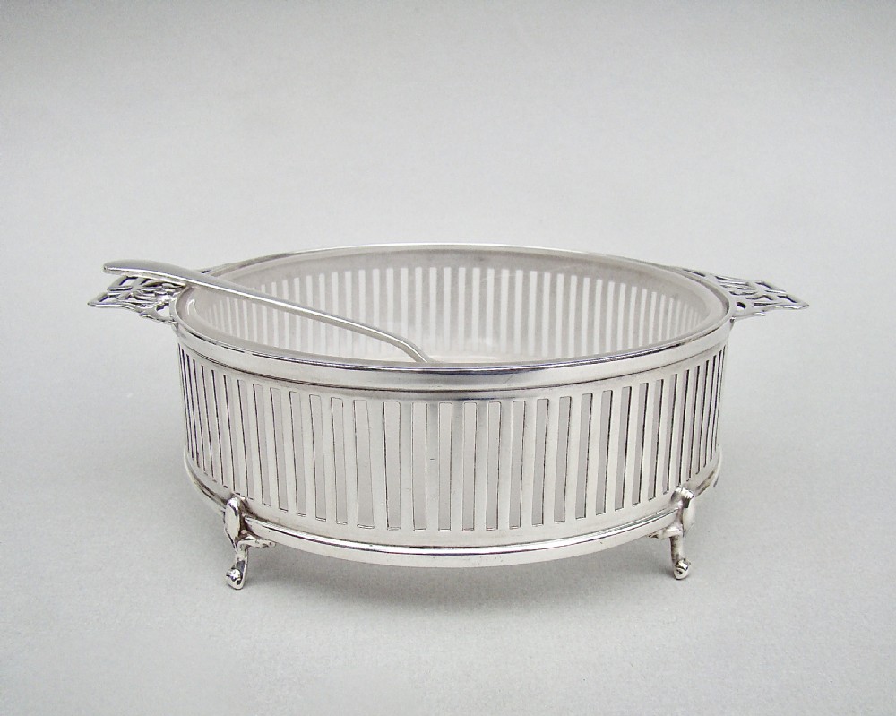 LARGE GEORGE V SILVER BUTTER DISH BY JAY'S, BIRMINGHAM 1911 WITH ART DECO SILVER BUTTER KNIFE View IV