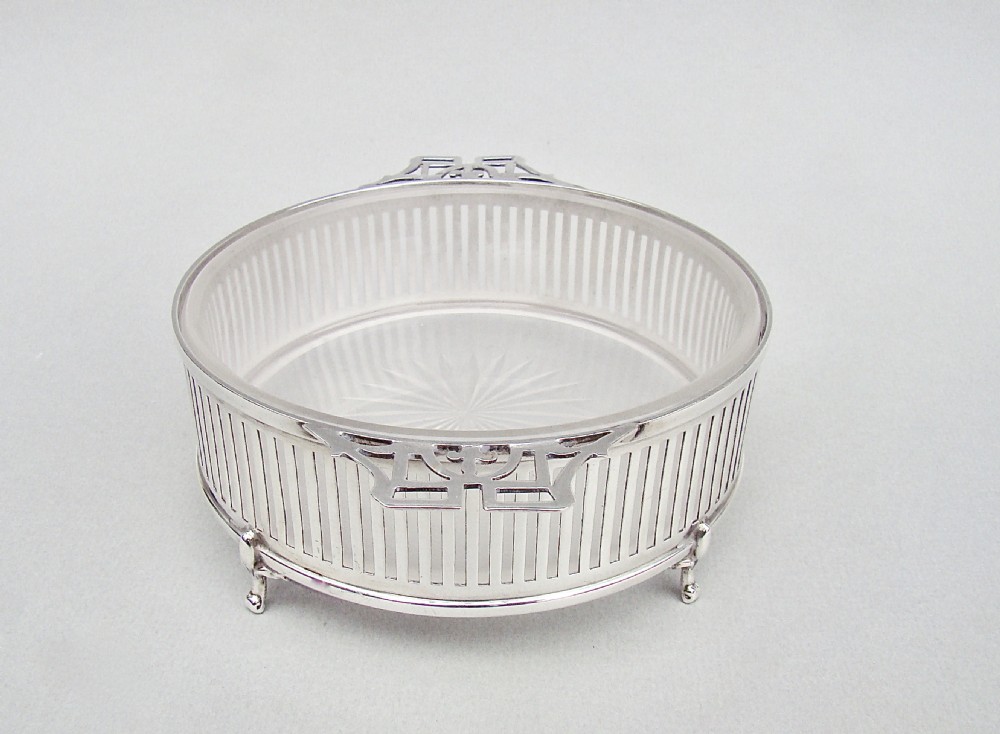 LARGE GEORGE V SILVER BUTTER DISH BY JAY'S, BIRMINGHAM 1911 WITH ART DECO SILVER BUTTER KNIFE View IX