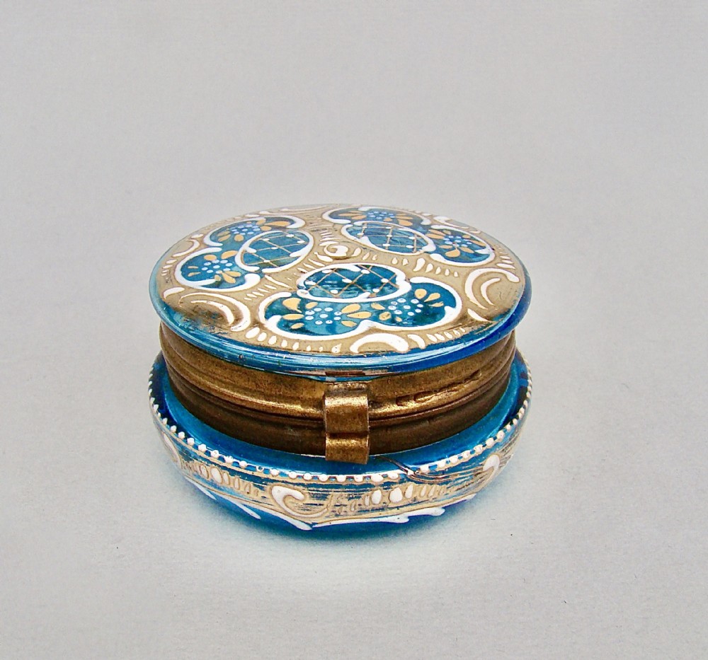 DELIGHTFUL FRENCH TURQUOISE GLASS ENAMELLED TRINKET BOX, CIRCA 1890
