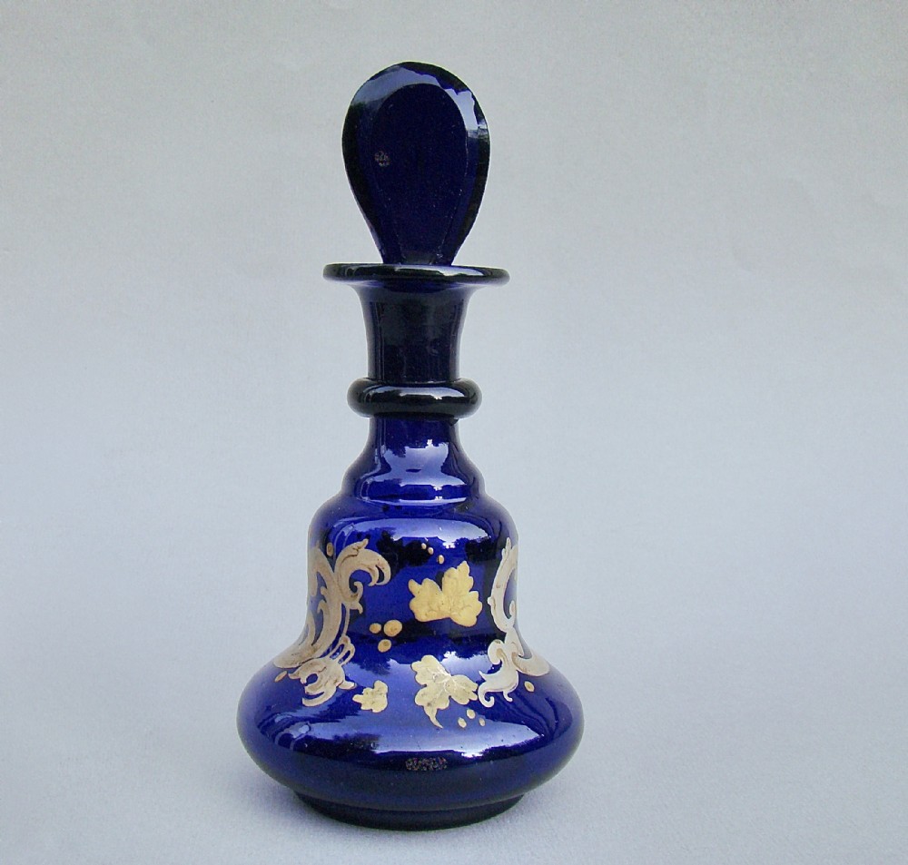 EARLY VICTORIAN BRISTOL BLUE & GILT GLASS SCENT BOTTLE, CIRCA 1860
