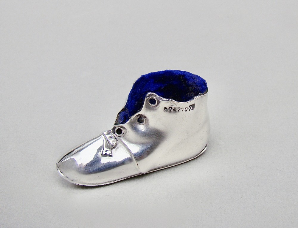 RARE EDWARDIAN SILVER SHOE PIN CUSHION BY LEVI & SALAMAN BIRMINGHAM 1906
