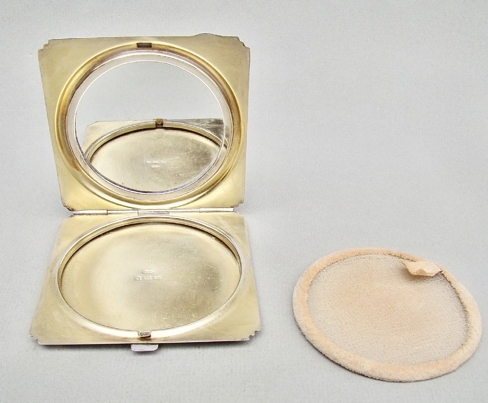 STUNNING ART DECO SILVER AND GUILLOCHE ENAMEL COMPACT BY DEAKIN & FRANCIS, BIRMINGHAM 1921 View V
