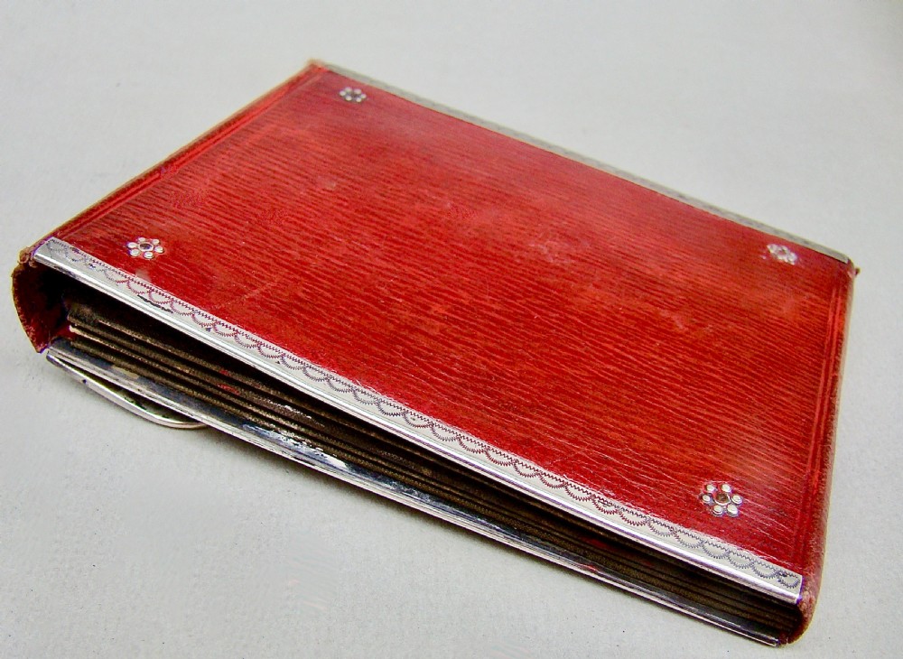 RARE GEORGIAN SILVER MOUNTED RED LEATHER SEWING ETUI OR NEEDLE CASE,  CIRCA 1795 View VI