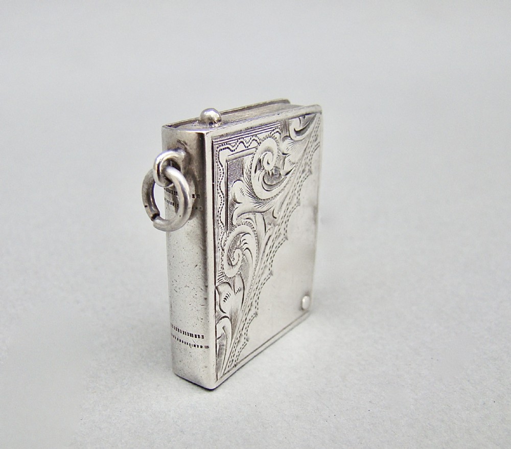 EXQUISITE SILVER 