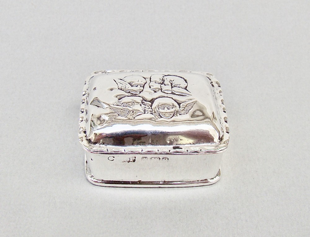 ART NOUVEAU 'REYNOLDS ANGELS' SILVER PILL BOX BY ROBERT PRINGLE & SONS, BIRMINGHAM 1904