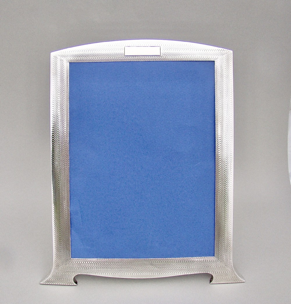 EXCEPTIONAL ART DECO SOLID SILVER PHOTO FRAME BY TURNER & SIMPSON BIRMINGHAM, 1929