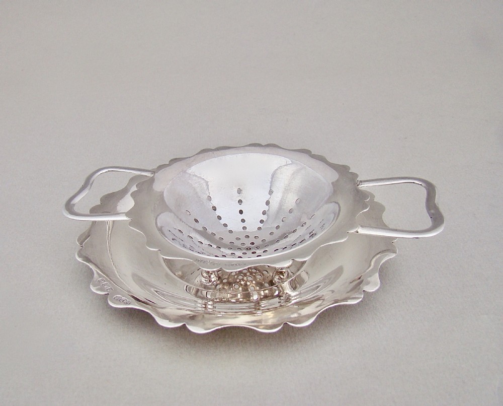 GEORGE VI SILVER TEA STRAINER & STAND BY E. J. HOULSTON, BIRMINGHAM 1944