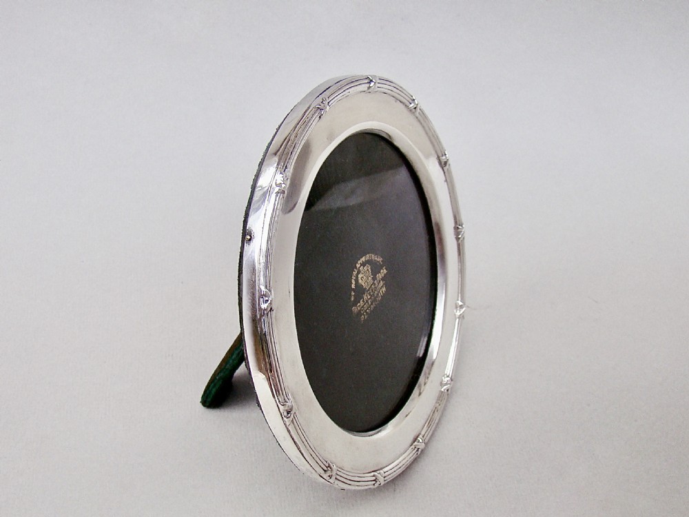 EDWARDIAN SILVER PHOTO FRAME BY DEAKIN & FRANCIS, BIRMINGHAM 1903 View II