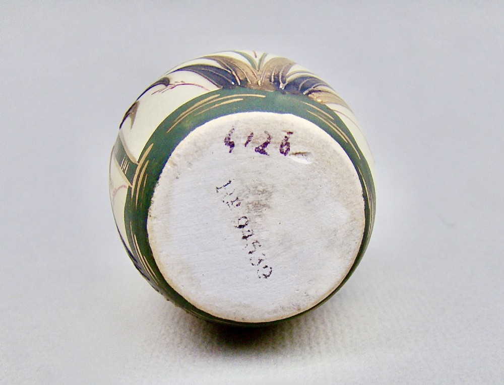VICTORIAN SILVER MOUNTED AESTHETIC MOVEMENT SCENT BOTTLE BY GEORGE WELCH, BIRMINGHAM 1888 View VIII