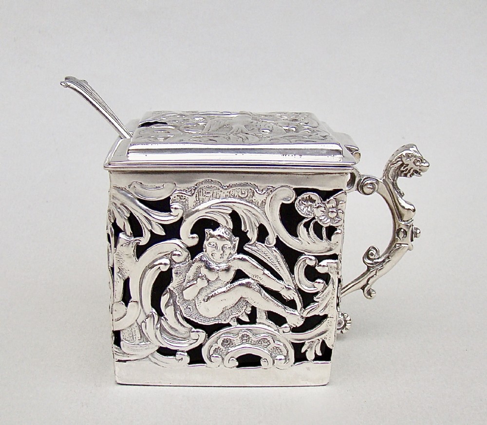 RARE VICTORIAN SILVER MUSTARD POT BY WILLIAM COMYNS, LONDON 1891