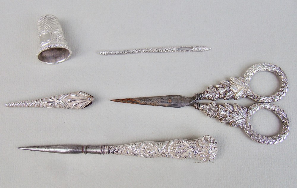 RARE AND EXQUISITE EARLY VICTORIAN CASED SEWING SET, CIRCA 1840 View III