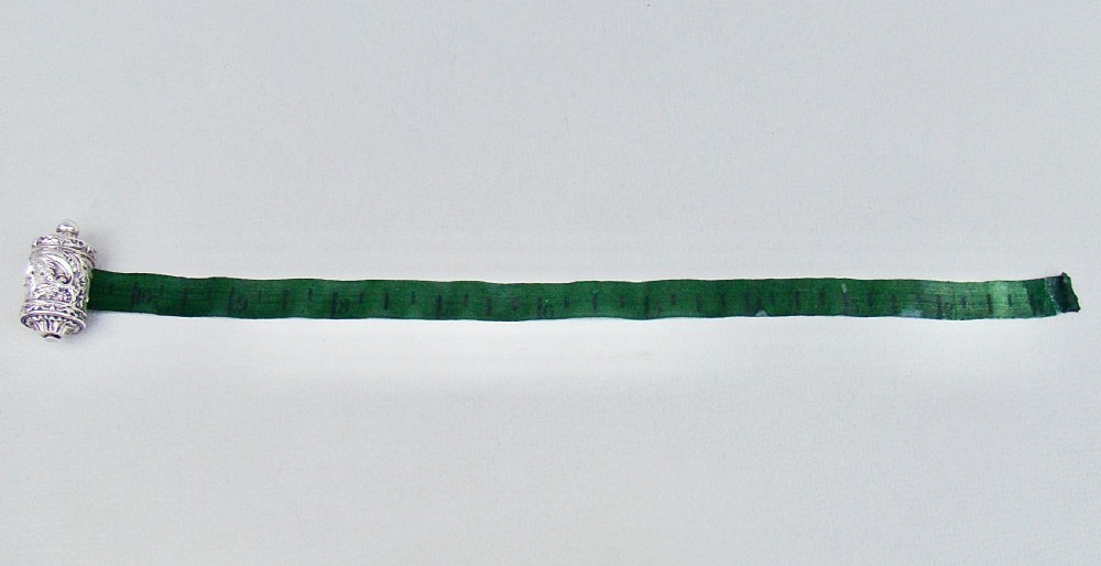 EXQUISITE EARLY VICTORIAN SILVER TAPE MEASURE, CIRCA 1840 View III
