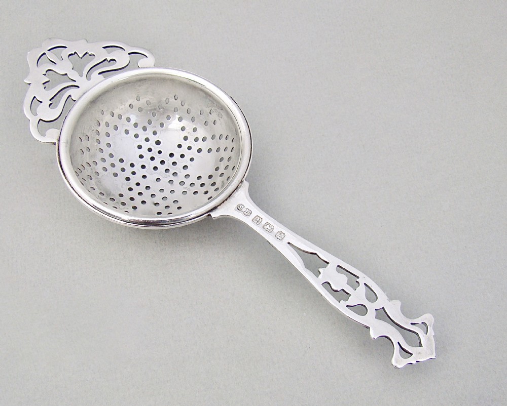 GEORGE V SILVER TEA STRAINER BY WILLIAM SUCKLING, BIRMINGHAM 1924 View II
