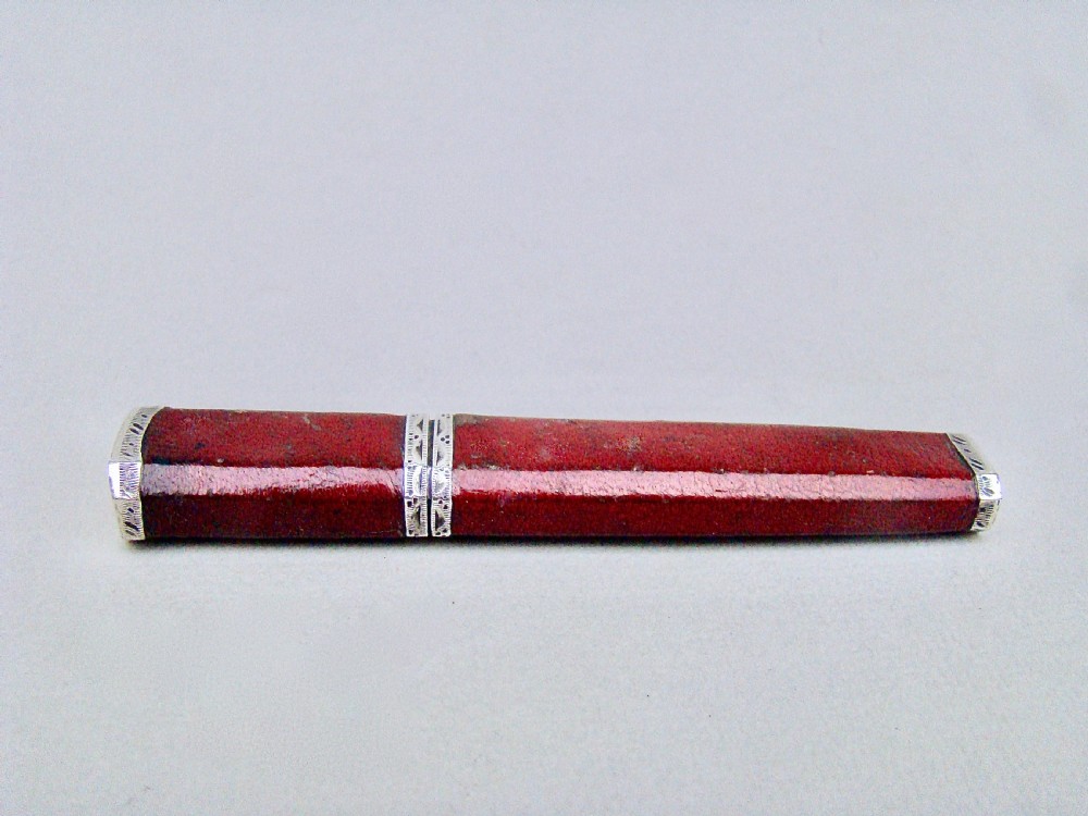 RARE GEORGIAN SILVER MOUNTED RED LEATHER NEEDLE CASE / BODKIN ETUI, CIRCA 1795 View III