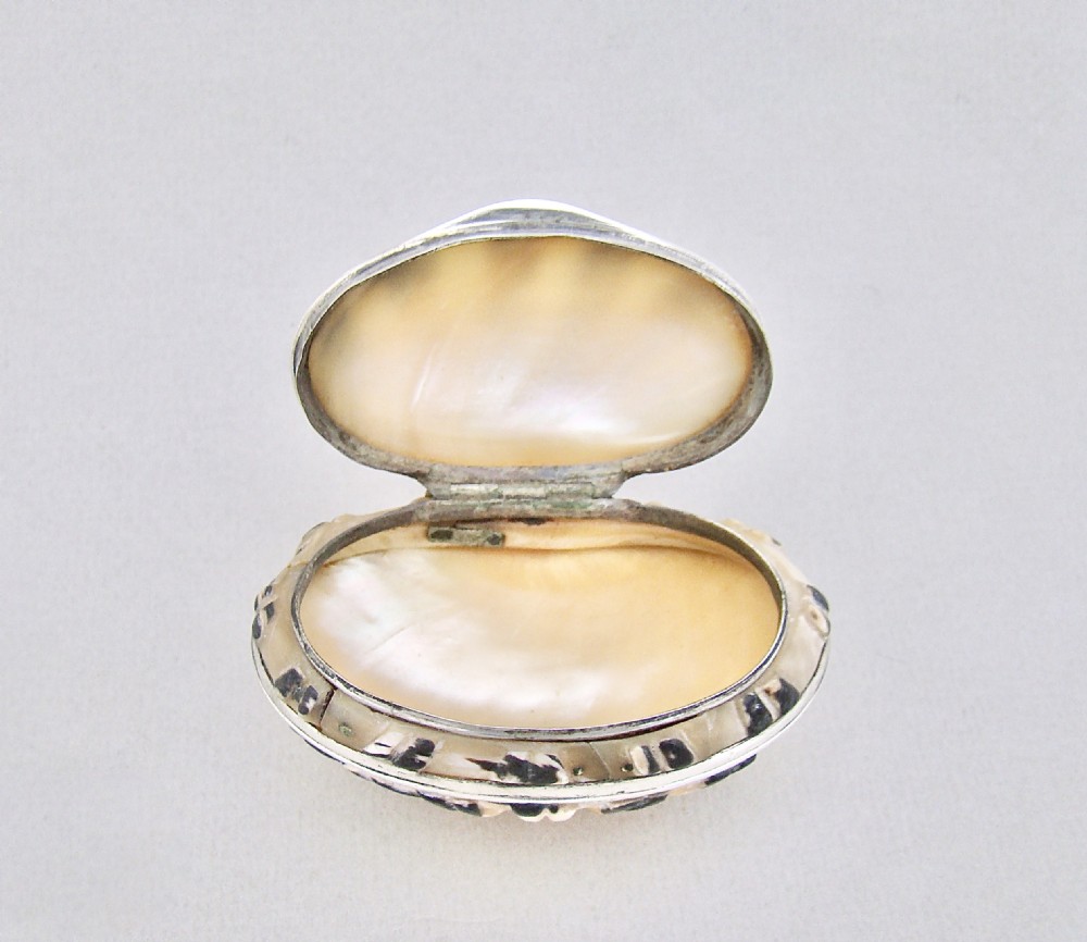 UNUSUAL GEORGIAN SILVER MOUNTED SHELL SNUFF BOX, CIRCA 1790 View IV