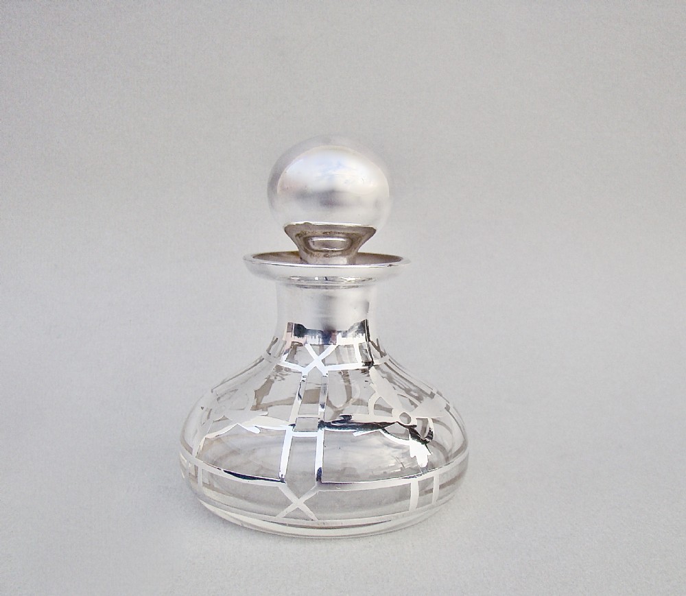 ART NOUVEAU OVERLAY STERLING SILVER &  GLASS SCENT BOTTLE, CIRCA 1900 View II
