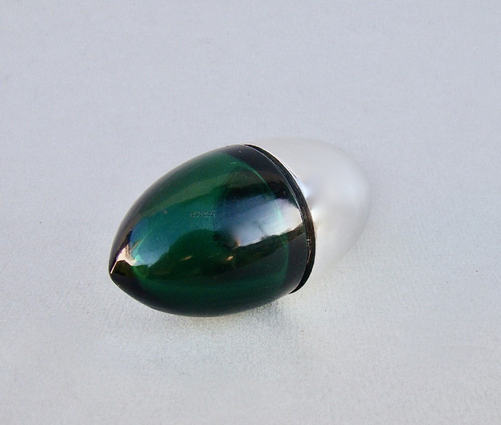 LARGE EMERALD GREEN GLASS BULLET SHAPED SCENT BOTTLE WITH SILVER PLATED LID, CIRCA 1900. View II