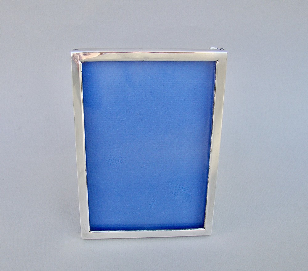GEORGE V SOLID SILVER PHOTO FRAME BY SYDNEY & CO, BIRMINGHAM, 1919
